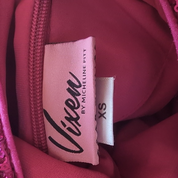 Glitz And Glam Dress in Hot Pink Sequins XS - Picture 5 of 7